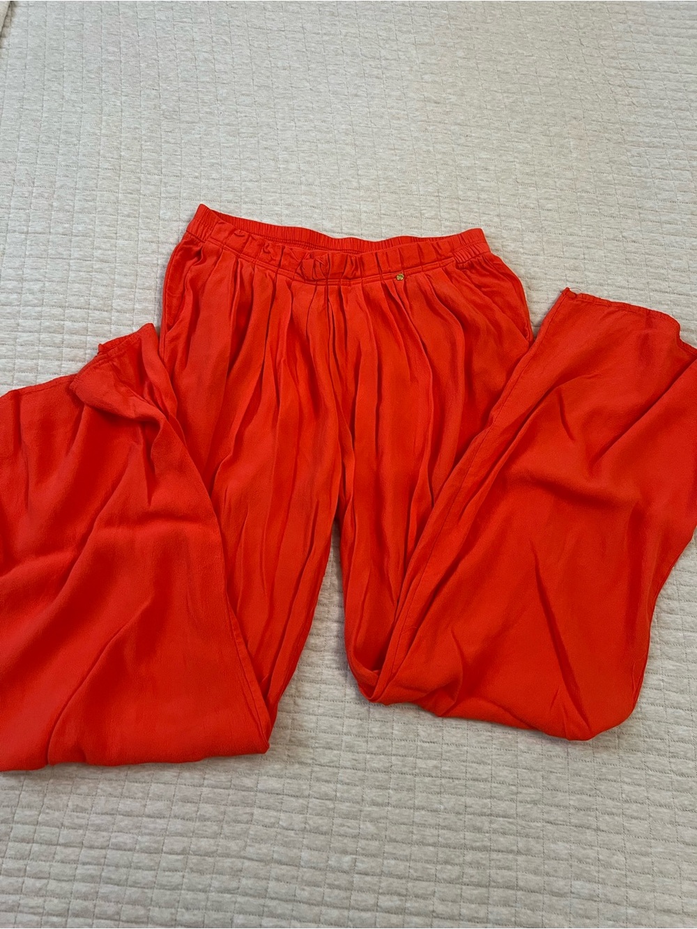 Wide-Leg Pleated Pants in Bright Red